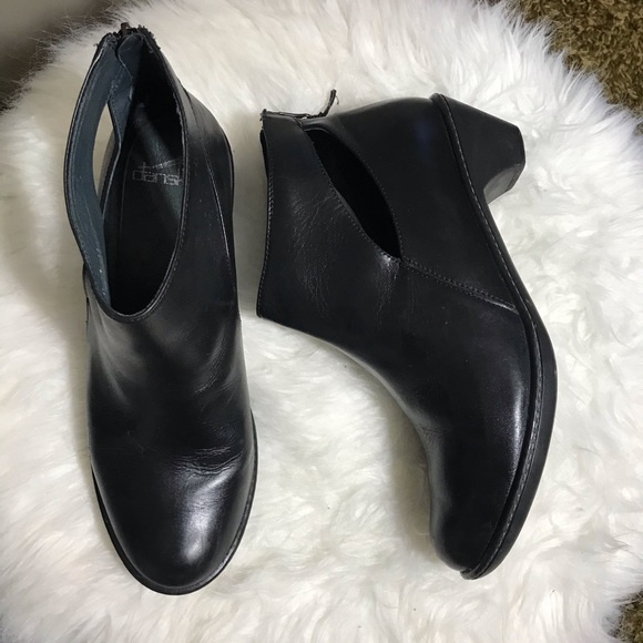 Dansko Shoes - DANSKO Bonita Leather Zip Cut-Out Ankle Boots